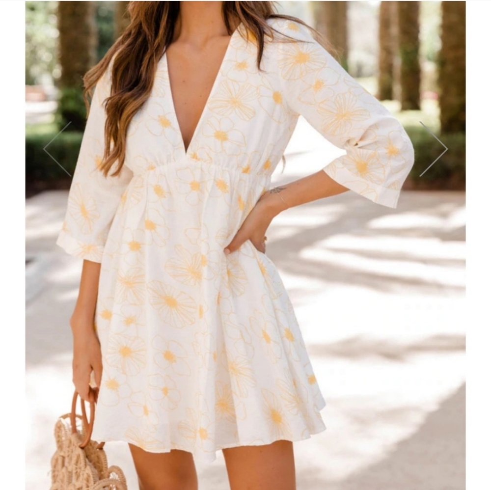 Pink lily white Floral babydoll dress plunge neckline size Small